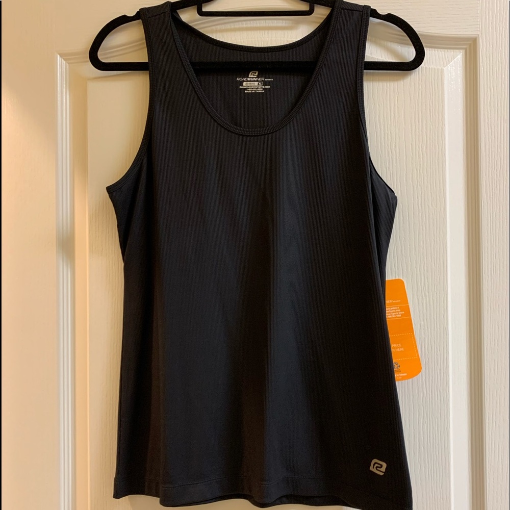 ***Road Runner women’s black ribbed stretch top XL